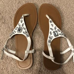 💟White Sandals size 9💟